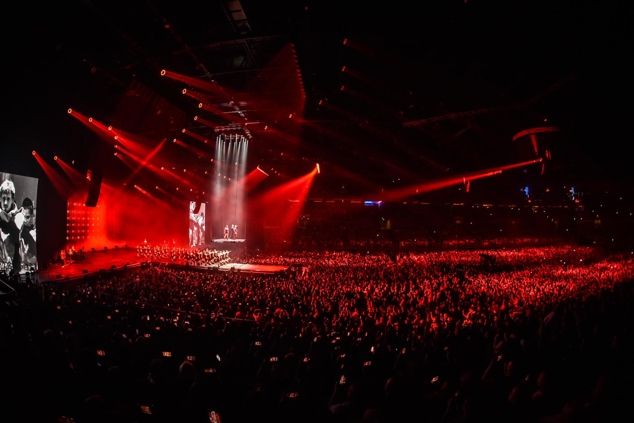 Professzionális hangrendszer a Majka produkció tatabányai turnézáróján – amikor a precíz tervezés és a szakmai együttműködés hozza meg a tökéletes eredményt - CHROMASOUND.hu